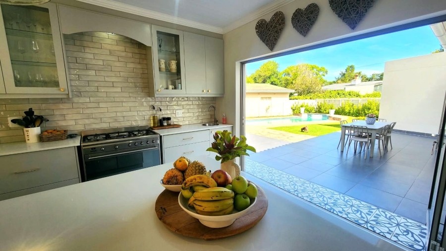 4 Bedroom Property for Sale in Loerie Park Western Cape